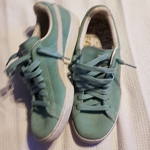 Baby blue teal Puma sneaker